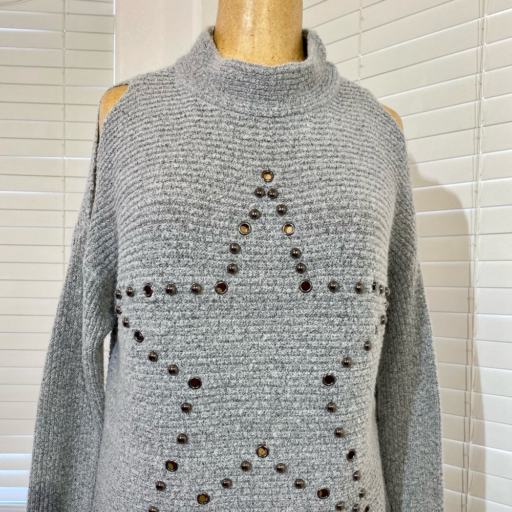 HIPPIE ROSE open shoulders, star, women sweater, grey, size M